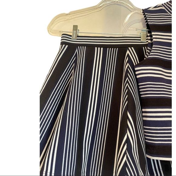 H&M 2 piece outfit. Shirt and skirt navy blue and white - Picture 2 of 16